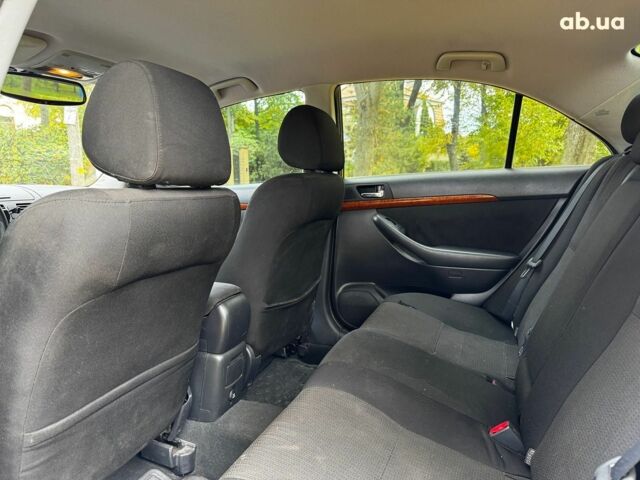 Серый Тойота Авенсис, объемом двигателя 2 л и пробегом 127 тыс. км за 7490 $, фото 17 на Automoto.ua