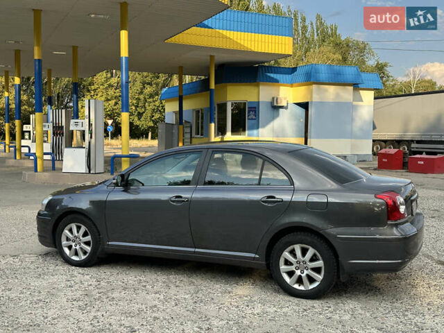 Серый Тойота Авенсис, объемом двигателя 2 л и пробегом 210 тыс. км за 6800 $, фото 7 на Automoto.ua