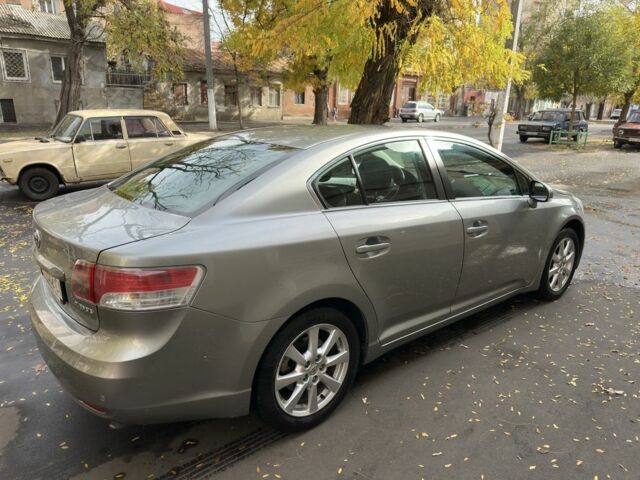 Серый Тойота Авенсис, объемом двигателя 2 л и пробегом 124 тыс. км за 10400 $, фото 3 на Automoto.ua