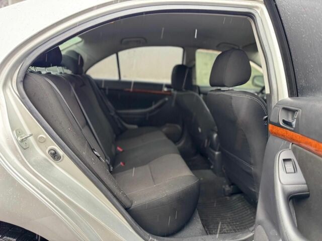 Серый Тойота Авенсис, объемом двигателя 2 л и пробегом 2 тыс. км за 5800 $, фото 6 на Automoto.ua