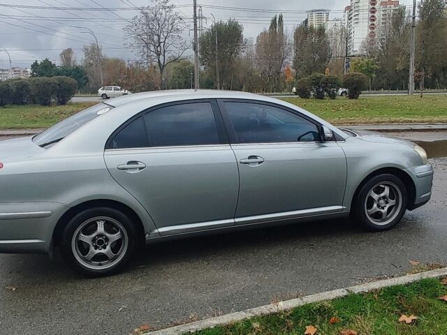 Серый Тойота Авенсис, объемом двигателя 1.8 л и пробегом 297 тыс. км за 4400 $, фото 1 на Automoto.ua