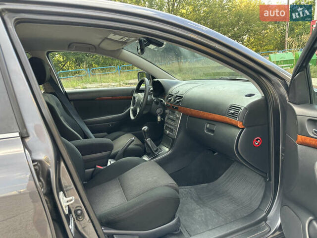 Серый Тойота Авенсис, объемом двигателя 2 л и пробегом 210 тыс. км за 6800 $, фото 12 на Automoto.ua