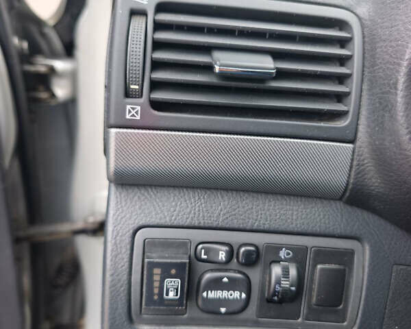 Серый Тойота Авенсис, объемом двигателя 1.79 л и пробегом 372 тыс. км за 6200 $, фото 8 на Automoto.ua