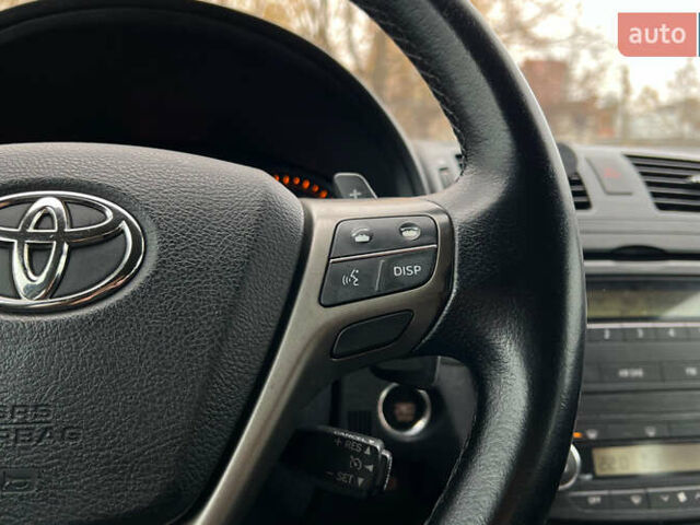 Серый Тойота Авенсис, объемом двигателя 1.99 л и пробегом 230 тыс. км за 9400 $, фото 9 на Automoto.ua