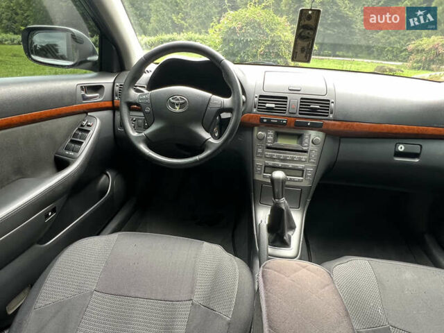 Серый Тойота Авенсис, объемом двигателя 1.8 л и пробегом 225 тыс. км за 7950 $, фото 33 на Automoto.ua