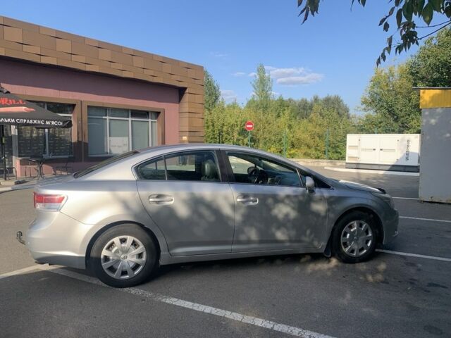 Серый Тойота Авенсис, объемом двигателя 1.8 л и пробегом 275 тыс. км за 7000 $, фото 4 на Automoto.ua