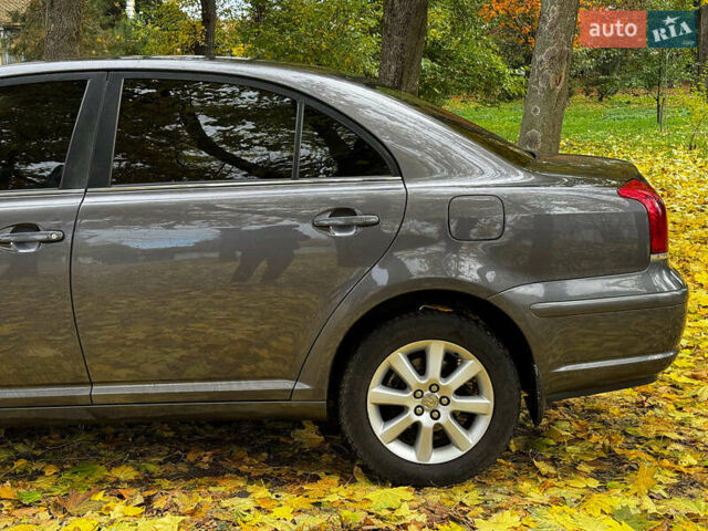 Серый Тойота Авенсис, объемом двигателя 2 л и пробегом 127 тыс. км за 7490 $, фото 11 на Automoto.ua