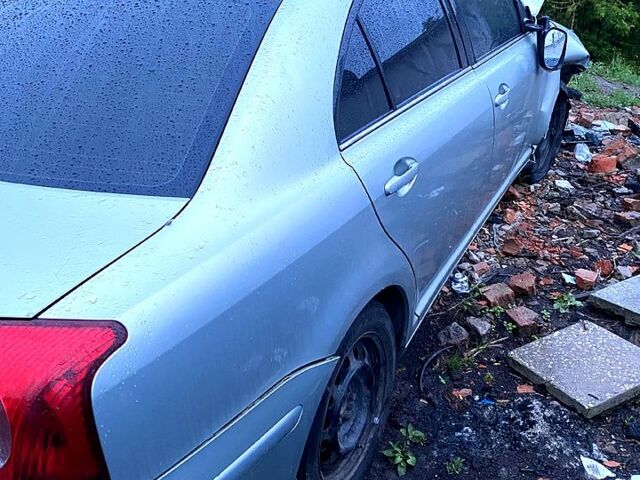 Серый Тойота Авенсис, объемом двигателя 1.8 л и пробегом 210 тыс. км за 2200 $, фото 4 на Automoto.ua