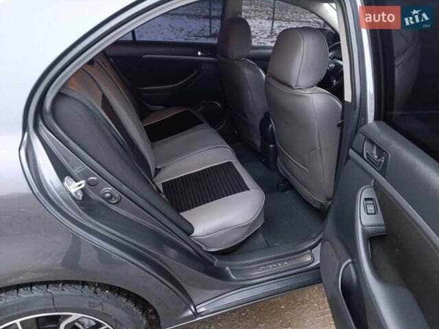 Сірий Тойота Авенсіс, об'ємом двигуна 1.8 л та пробігом 172 тис. км за 5999 $, фото 27 на Automoto.ua