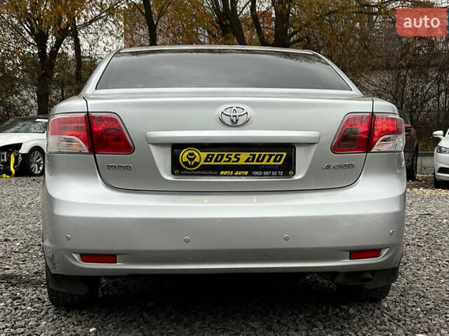 Серый Тойота Авенсис, объемом двигателя 1.99 л и пробегом 230 тыс. км за 9400 $, фото 4 на Automoto.ua