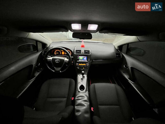 Серый Тойота Авенсис, объемом двигателя 1.99 л и пробегом 243 тыс. км за 7900 $, фото 11 на Automoto.ua