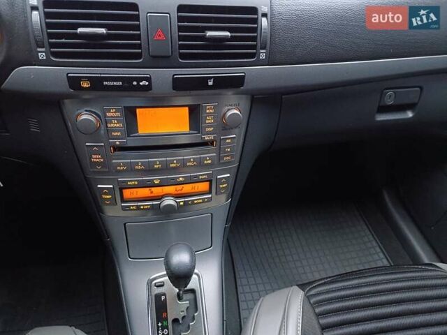 Сірий Тойота Авенсіс, об'ємом двигуна 1.8 л та пробігом 172 тис. км за 5999 $, фото 20 на Automoto.ua