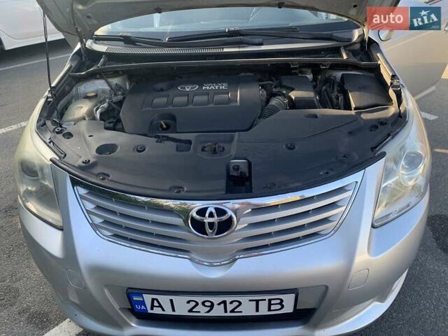 Серый Тойота Авенсис, объемом двигателя 1.8 л и пробегом 275 тыс. км за 7000 $, фото 2 на Automoto.ua