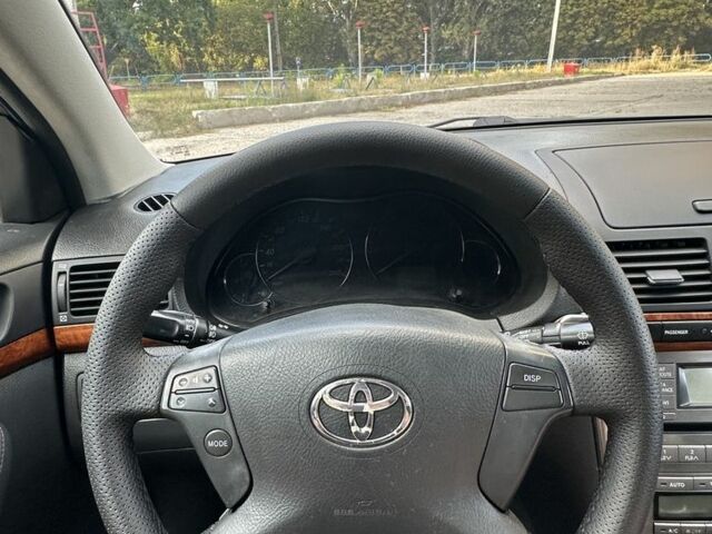 Серый Тойота Авенсис, объемом двигателя 2 л и пробегом 210 тыс. км за 6600 $, фото 17 на Automoto.ua