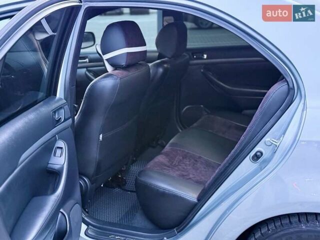 Серый Тойота Авенсис, объемом двигателя 1.6 л и пробегом 300 тыс. км за 5250 $, фото 18 на Automoto.ua