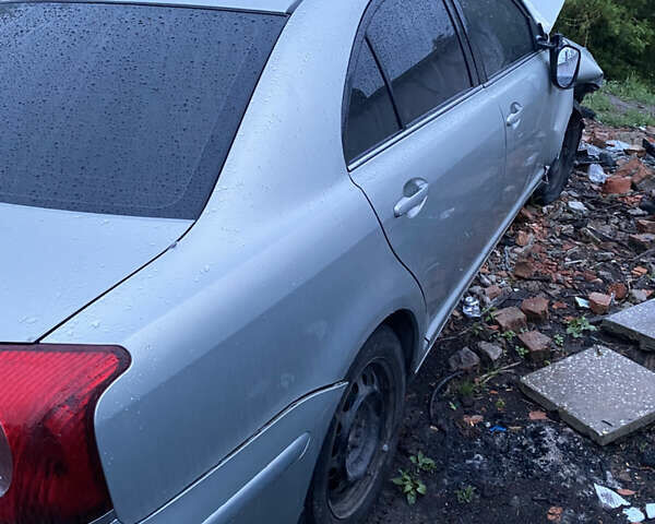 Серый Тойота Авенсис, объемом двигателя 1.8 л и пробегом 210 тыс. км за 1900 $, фото 9 на Automoto.ua