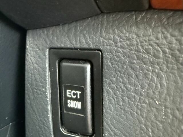 Серый Тойота Авенсис, объемом двигателя 1.8 л и пробегом 258 тыс. км за 6850 $, фото 10 на Automoto.ua