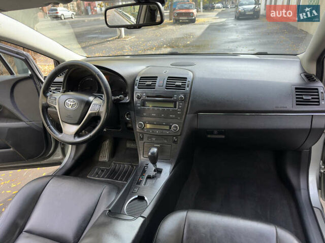 Серый Тойота Авенсис, объемом двигателя 2 л и пробегом 124 тыс. км за 10500 $, фото 17 на Automoto.ua