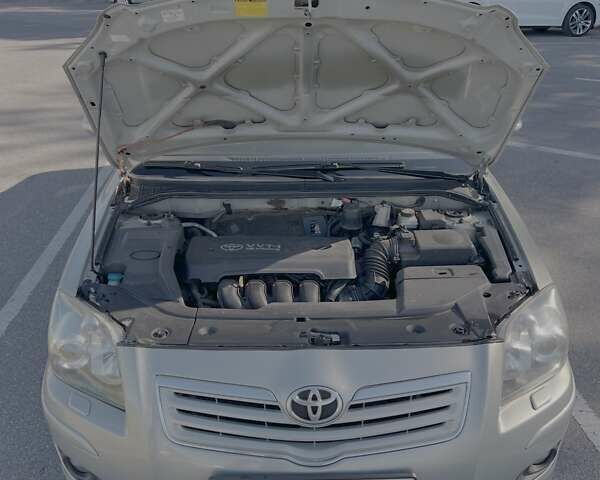 Серый Тойота Авенсис, объемом двигателя 1.79 л и пробегом 239 тыс. км за 6800 $, фото 8 на Automoto.ua