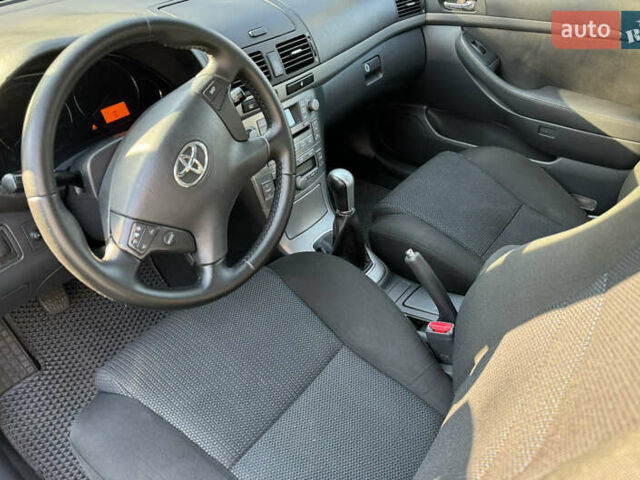 Серый Тойота Авенсис, объемом двигателя 1.79 л и пробегом 225 тыс. км за 7500 $, фото 26 на Automoto.ua