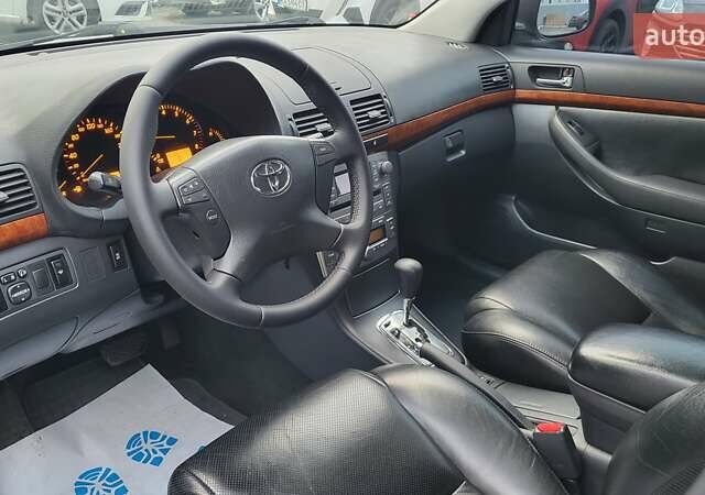 Серый Тойота Авенсис, объемом двигателя 2 л и пробегом 286 тыс. км за 7500 $, фото 19 на Automoto.ua