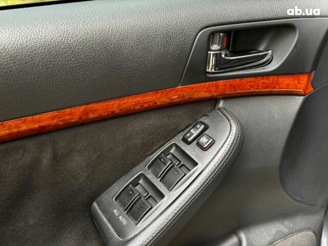 Серый Тойота Авенсис, объемом двигателя 2 л и пробегом 127 тыс. км за 7490 $, фото 12 на Automoto.ua