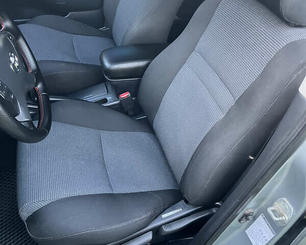 Сірий Тойота Авенсіс, об'ємом двигуна 1.79 л та пробігом 280 тис. км за 5300 $, фото 22 на Automoto.ua
