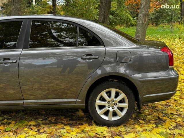 Серый Тойота Авенсис, объемом двигателя 2 л и пробегом 127 тыс. км за 7490 $, фото 9 на Automoto.ua