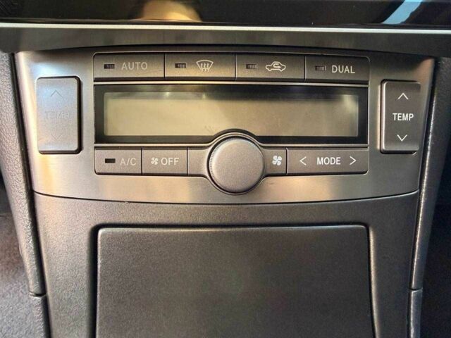 Серый Тойота Авенсис, объемом двигателя 1.8 л и пробегом 260 тыс. км за 6500 $, фото 8 на Automoto.ua