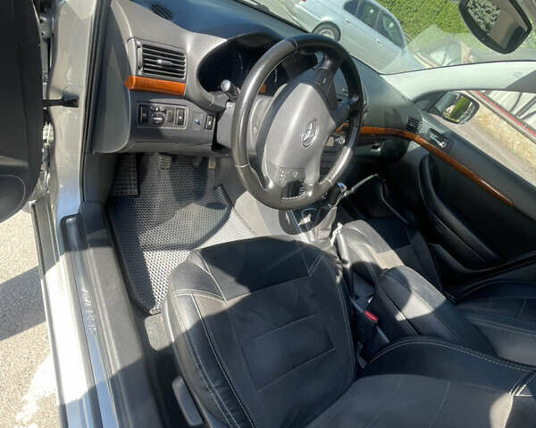 Серый Тойота Авенсис, объемом двигателя 1.8 л и пробегом 254 тыс. км за 7850 $, фото 11 на Automoto.ua