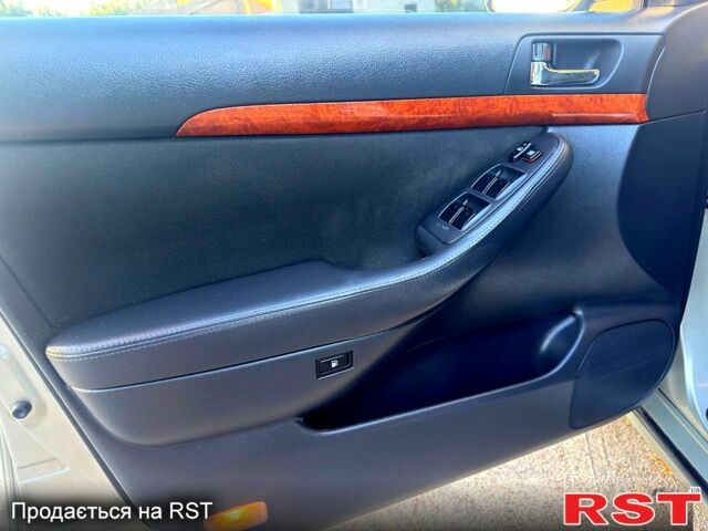 Серый Тойота Авенсис, объемом двигателя 1.8 л и пробегом 170 тыс. км за 6500 $, фото 6 на Automoto.ua