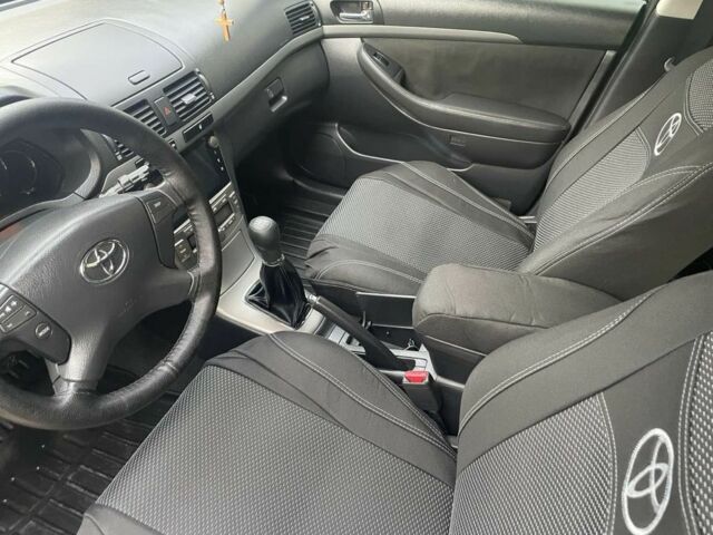 Серый Тойота Авенсис, объемом двигателя 1.8 л и пробегом 181 тыс. км за 6800 $, фото 9 на Automoto.ua