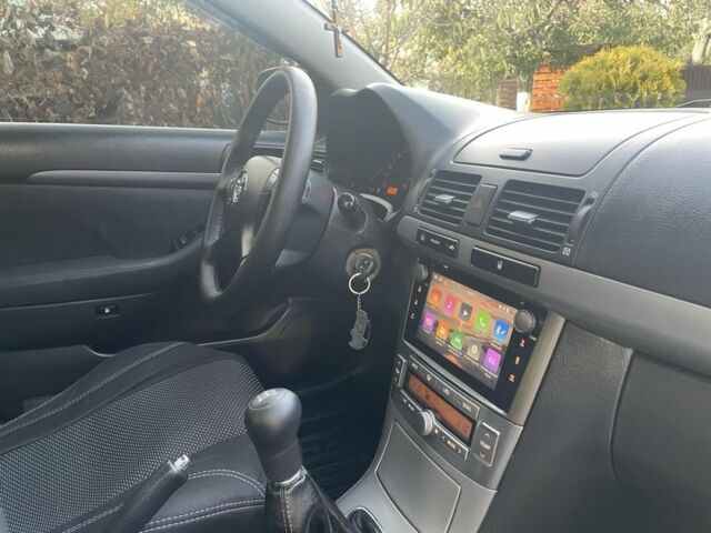 Серый Тойота Авенсис, объемом двигателя 1.8 л и пробегом 181 тыс. км за 6800 $, фото 6 на Automoto.ua