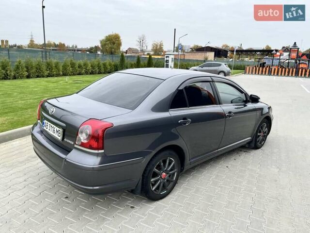 Серый Тойота Авенсис, объемом двигателя 1.8 л и пробегом 240 тыс. км за 6700 $, фото 4 на Automoto.ua