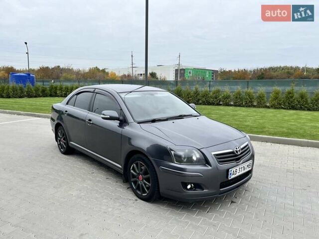 Серый Тойота Авенсис, объемом двигателя 1.8 л и пробегом 240 тыс. км за 6700 $, фото 2 на Automoto.ua