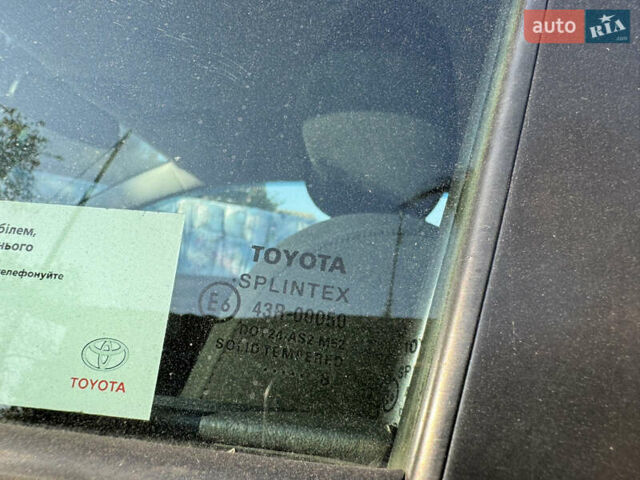 Серый Тойота Авенсис, объемом двигателя 1.79 л и пробегом 225 тыс. км за 7500 $, фото 10 на Automoto.ua