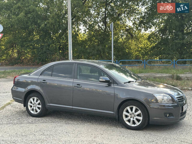 Серый Тойота Авенсис, объемом двигателя 2 л и пробегом 210 тыс. км за 6800 $, фото 5 на Automoto.ua