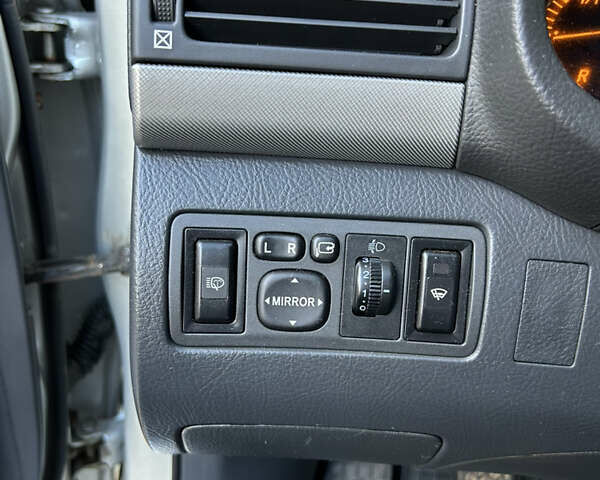 Серый Тойота Авенсис, объемом двигателя 2 л и пробегом 153 тыс. км за 8499 $, фото 23 на Automoto.ua