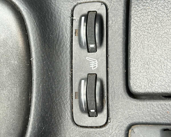 Серый Тойота Авенсис, объемом двигателя 2 л и пробегом 210 тыс. км за 6800 $, фото 22 на Automoto.ua