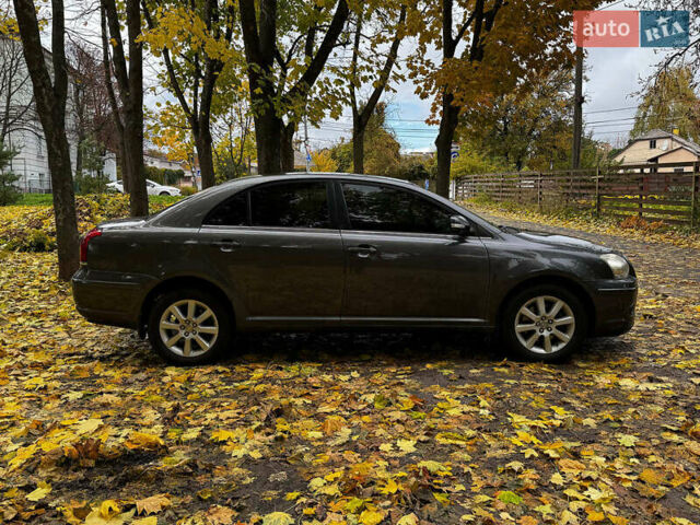 Серый Тойота Авенсис, объемом двигателя 2 л и пробегом 127 тыс. км за 7490 $, фото 5 на Automoto.ua
