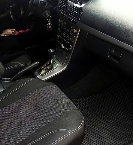 Серый Тойота Авенсис, объемом двигателя 1.8 л и пробегом 200 тыс. км за 9300 $, фото 6 на Automoto.ua
