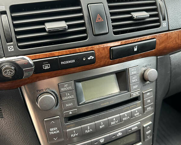 Серый Тойота Авенсис, объемом двигателя 2 л и пробегом 210 тыс. км за 6800 $, фото 23 на Automoto.ua