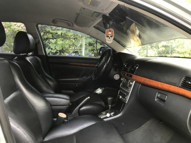 Серый Тойота Авенсис, объемом двигателя 2 л и пробегом 358 тыс. км за 7399 $, фото 5 на Automoto.ua