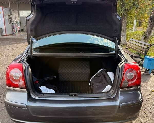 Серый Тойота Авенсис, объемом двигателя 1.8 л и пробегом 260 тыс. км за 6300 $, фото 18 на Automoto.ua