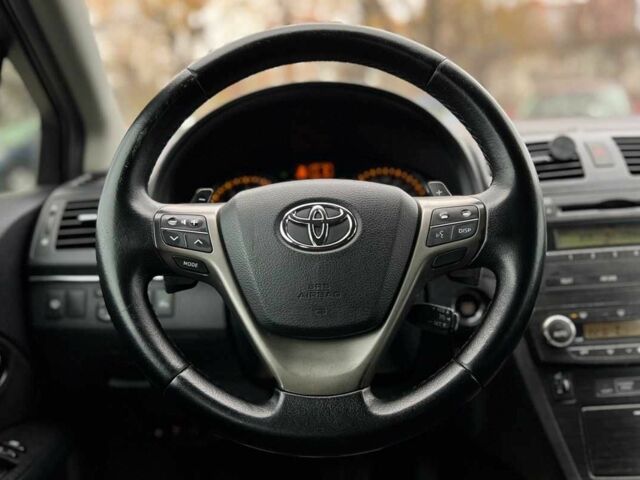 Серый Тойота Авенсис, объемом двигателя 2 л и пробегом 230 тыс. км за 9400 $, фото 7 на Automoto.ua