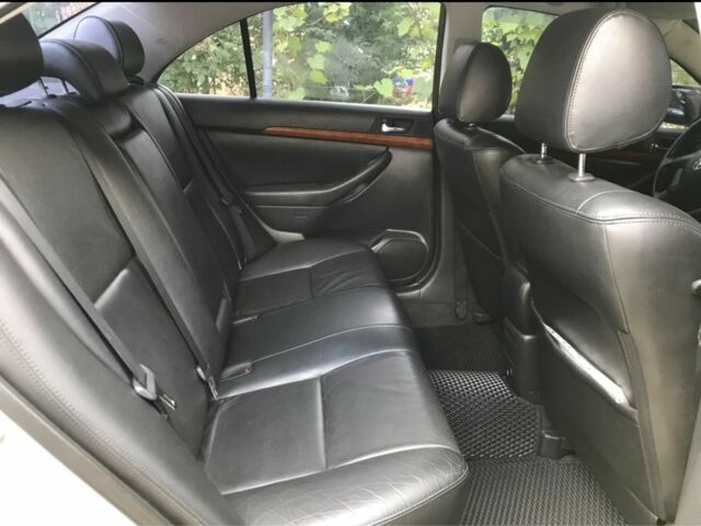 Серый Тойота Авенсис, объемом двигателя 2 л и пробегом 358 тыс. км за 7399 $, фото 6 на Automoto.ua