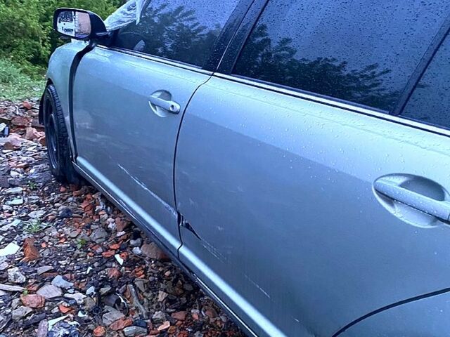 Серый Тойота Авенсис, объемом двигателя 1.8 л и пробегом 210 тыс. км за 2200 $, фото 6 на Automoto.ua