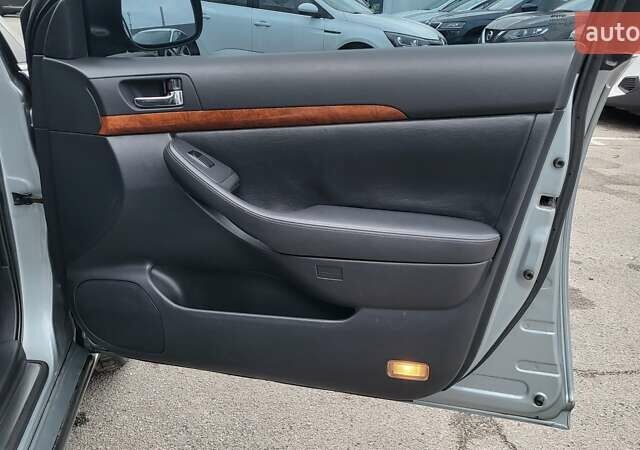 Серый Тойота Авенсис, объемом двигателя 2 л и пробегом 286 тыс. км за 7500 $, фото 27 на Automoto.ua