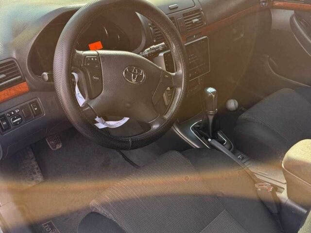 Серый Тойота Авенсис, объемом двигателя 1.8 л и пробегом 260 тыс. км за 6500 $, фото 7 на Automoto.ua