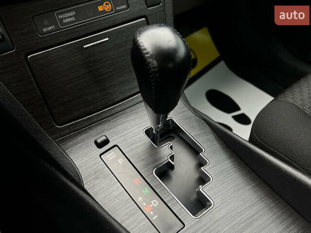 Серый Тойота Авенсис, объемом двигателя 1.99 л и пробегом 230 тыс. км за 9400 $, фото 13 на Automoto.ua